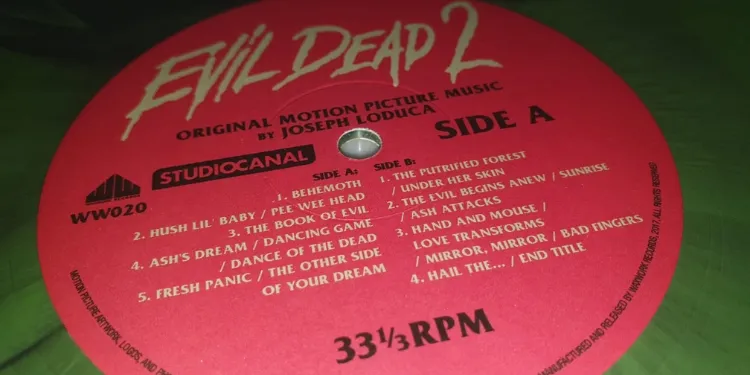 Evil Dead 2 Joseph Loduca detalle vinilo